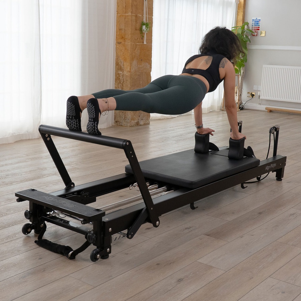 detail-3 PAPREFORMERC8N-align-pilates-c8-pro-pilates-reformer-black-2-1400x1400.jpg